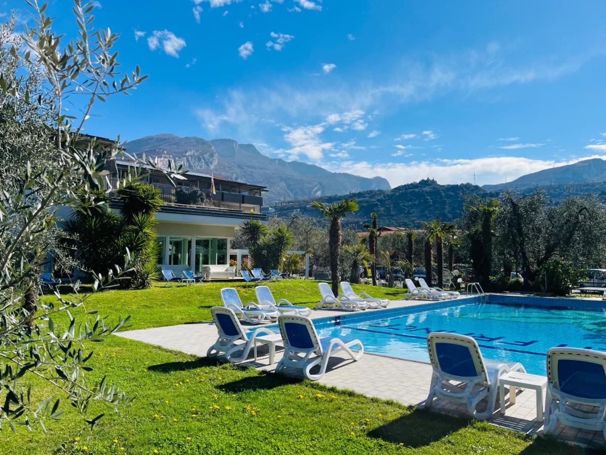 Villa Franca Nago Buitenkant foto